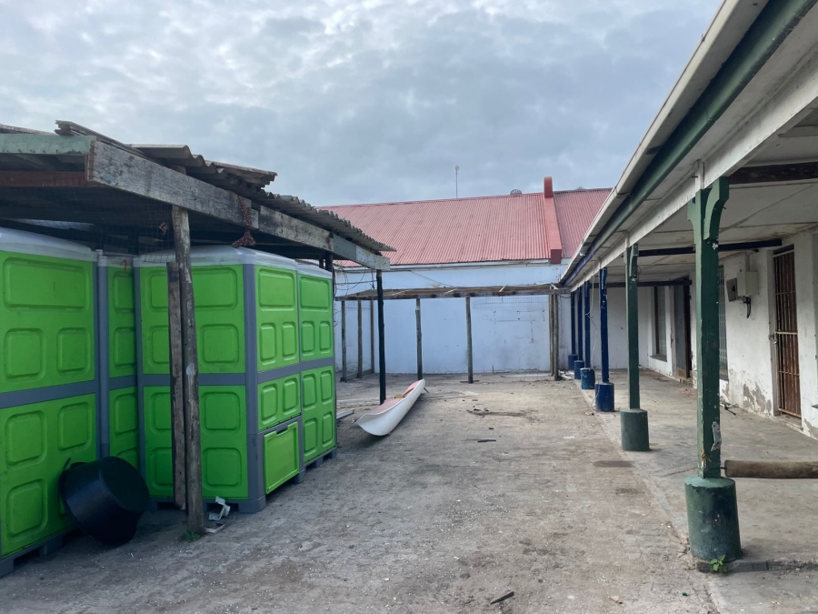 6 Bedroom Property for Sale in West Bank Eastern Cape